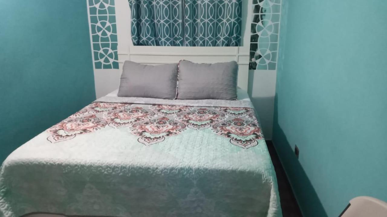 Bailey'S Bed And Breakfast Runaway Bay Esterno foto