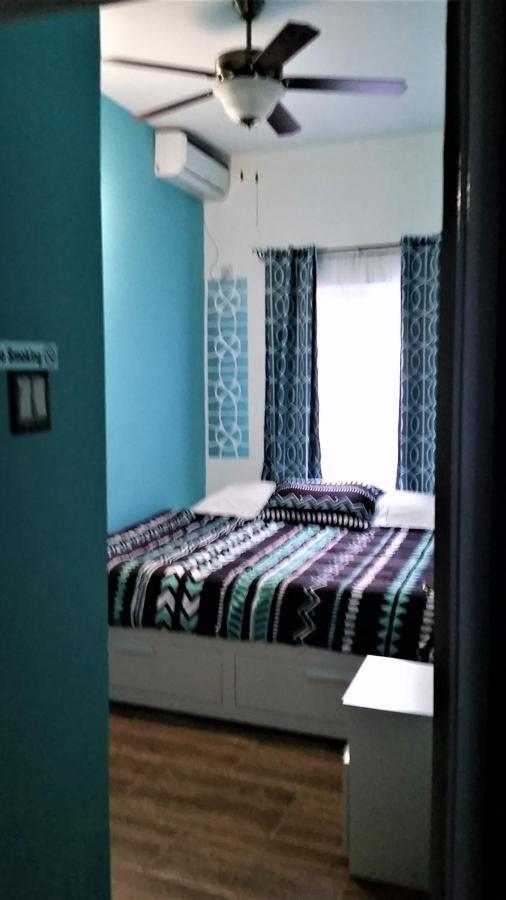 Bailey'S Bed And Breakfast Runaway Bay Esterno foto