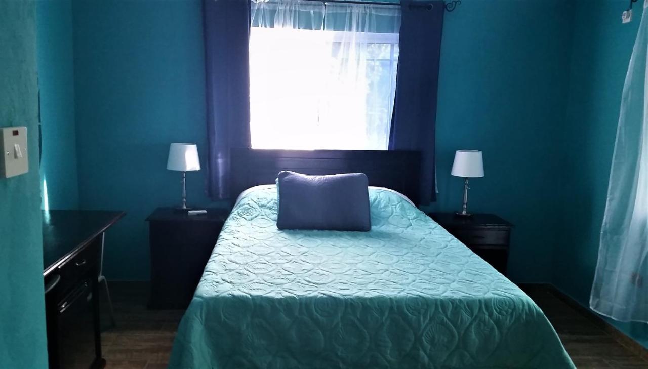 Bailey'S Bed And Breakfast Runaway Bay Esterno foto