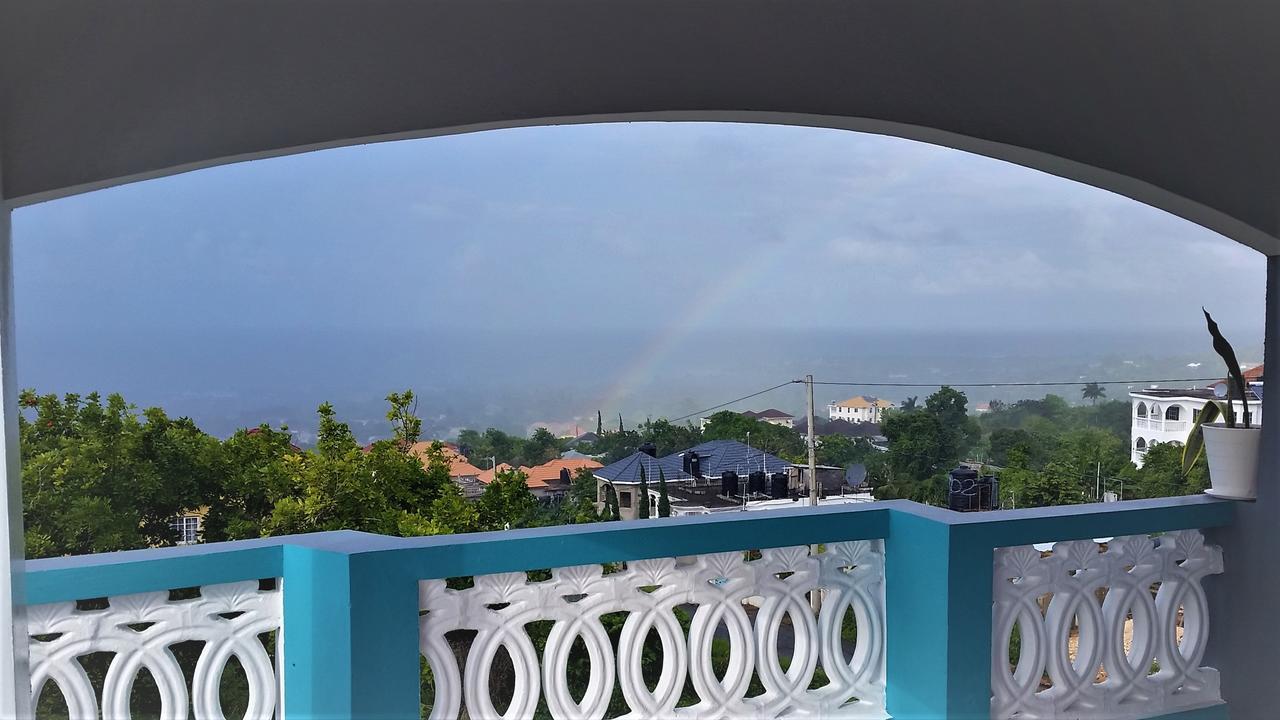 Bailey'S Bed And Breakfast Runaway Bay Esterno foto