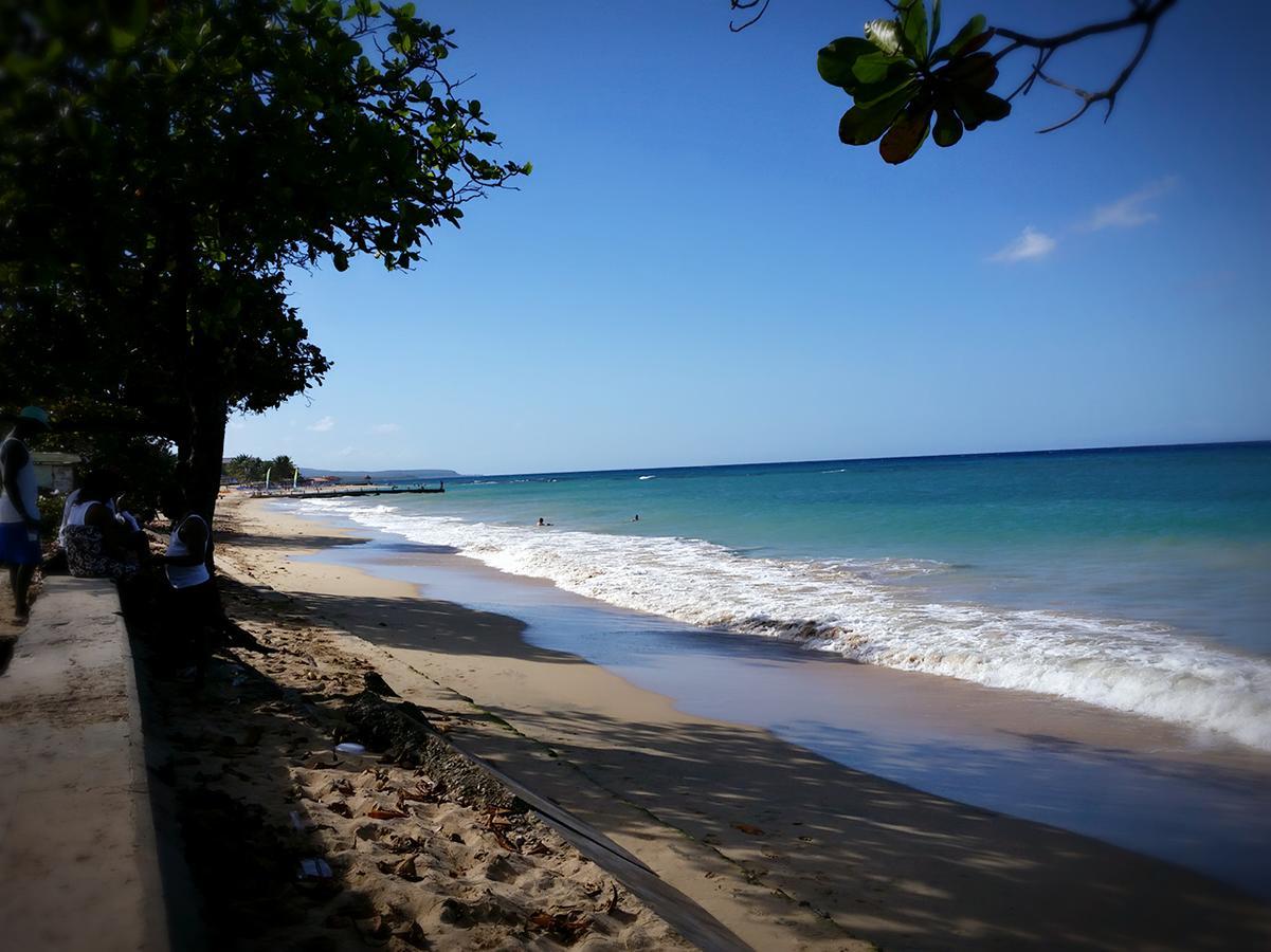Bailey'S Bed And Breakfast Runaway Bay Esterno foto