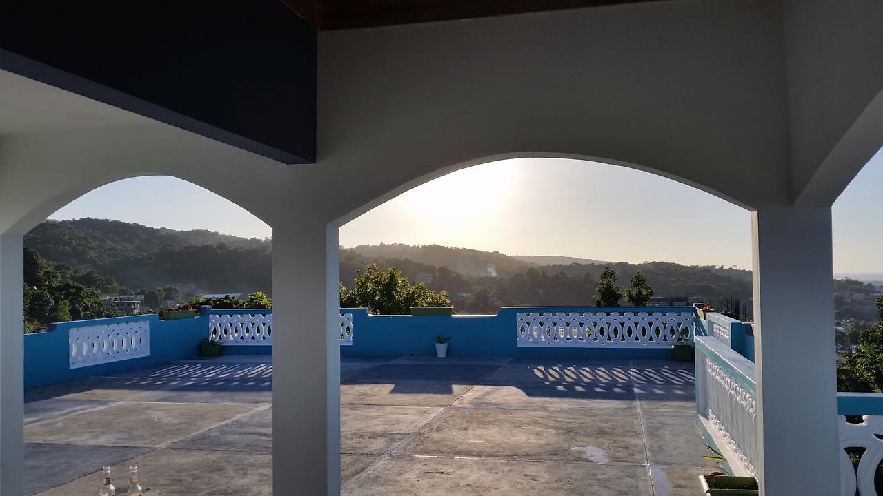 Bailey'S Bed And Breakfast Runaway Bay Esterno foto
