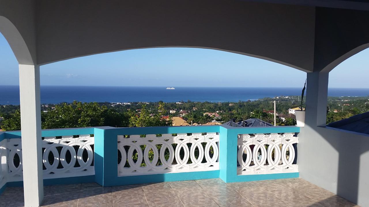 Bailey'S Bed And Breakfast Runaway Bay Esterno foto