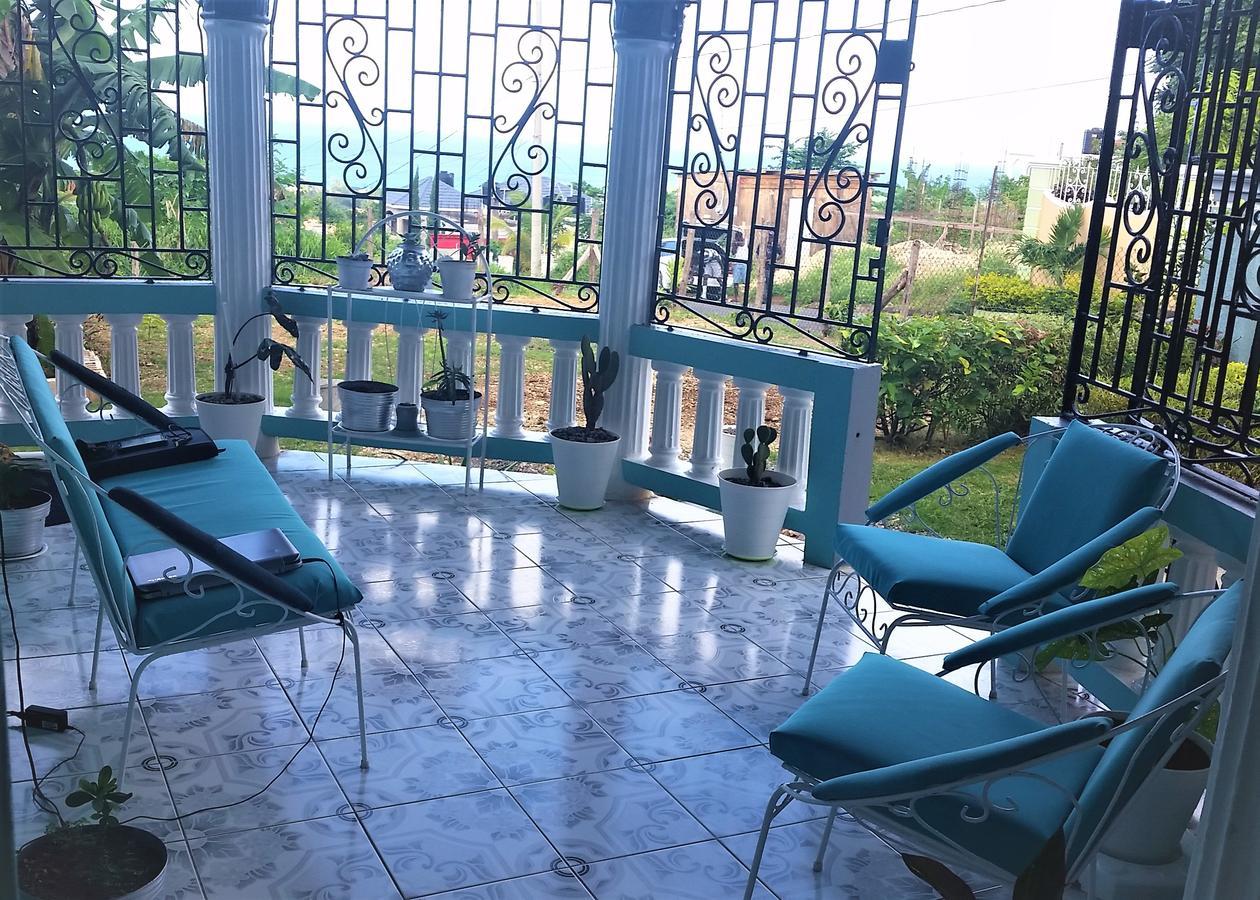 Bailey'S Bed And Breakfast Runaway Bay Esterno foto
