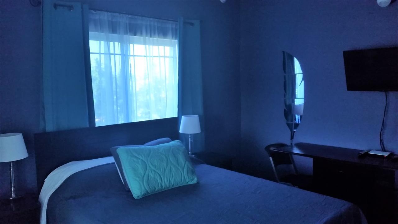 Bailey'S Bed And Breakfast Runaway Bay Esterno foto
