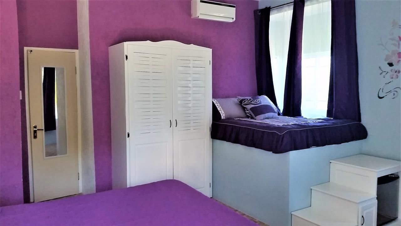 Bailey'S Bed And Breakfast Runaway Bay Esterno foto