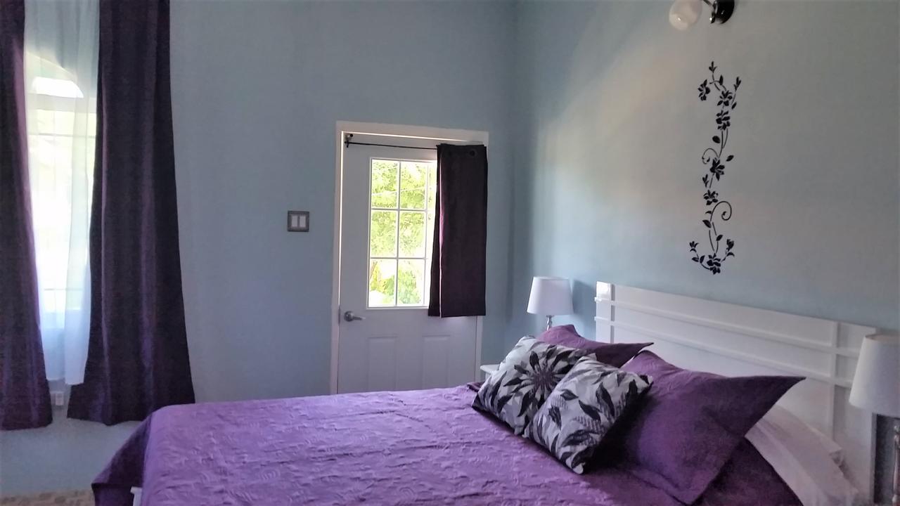 Bailey'S Bed And Breakfast Runaway Bay Esterno foto