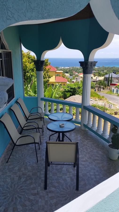Bailey'S Bed And Breakfast Runaway Bay Esterno foto