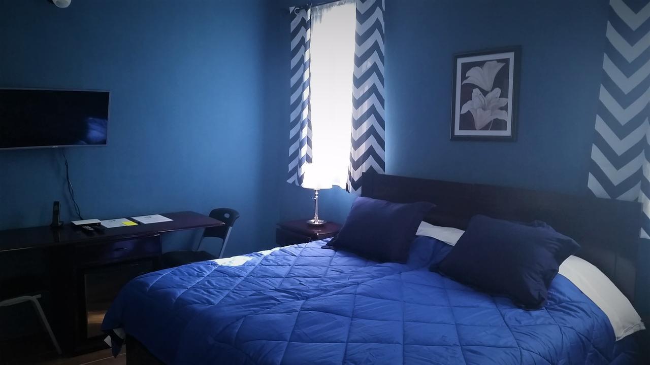 Bailey'S Bed And Breakfast Runaway Bay Esterno foto