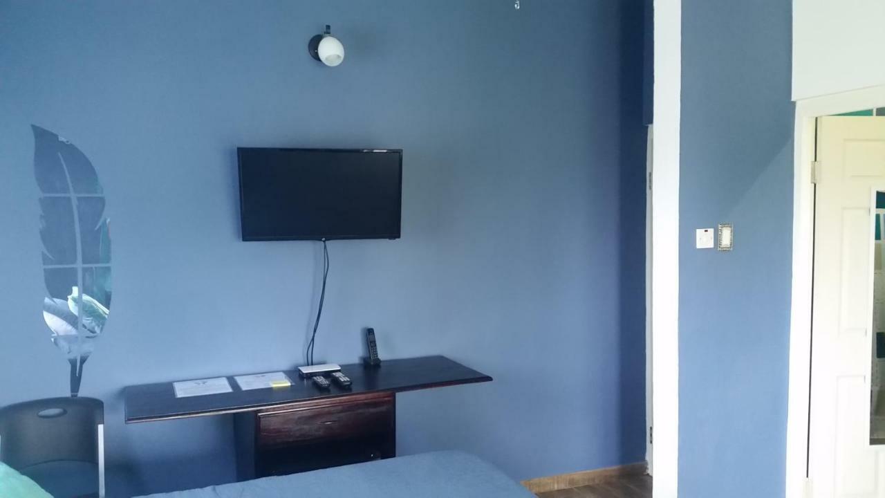 Bailey'S Bed And Breakfast Runaway Bay Esterno foto